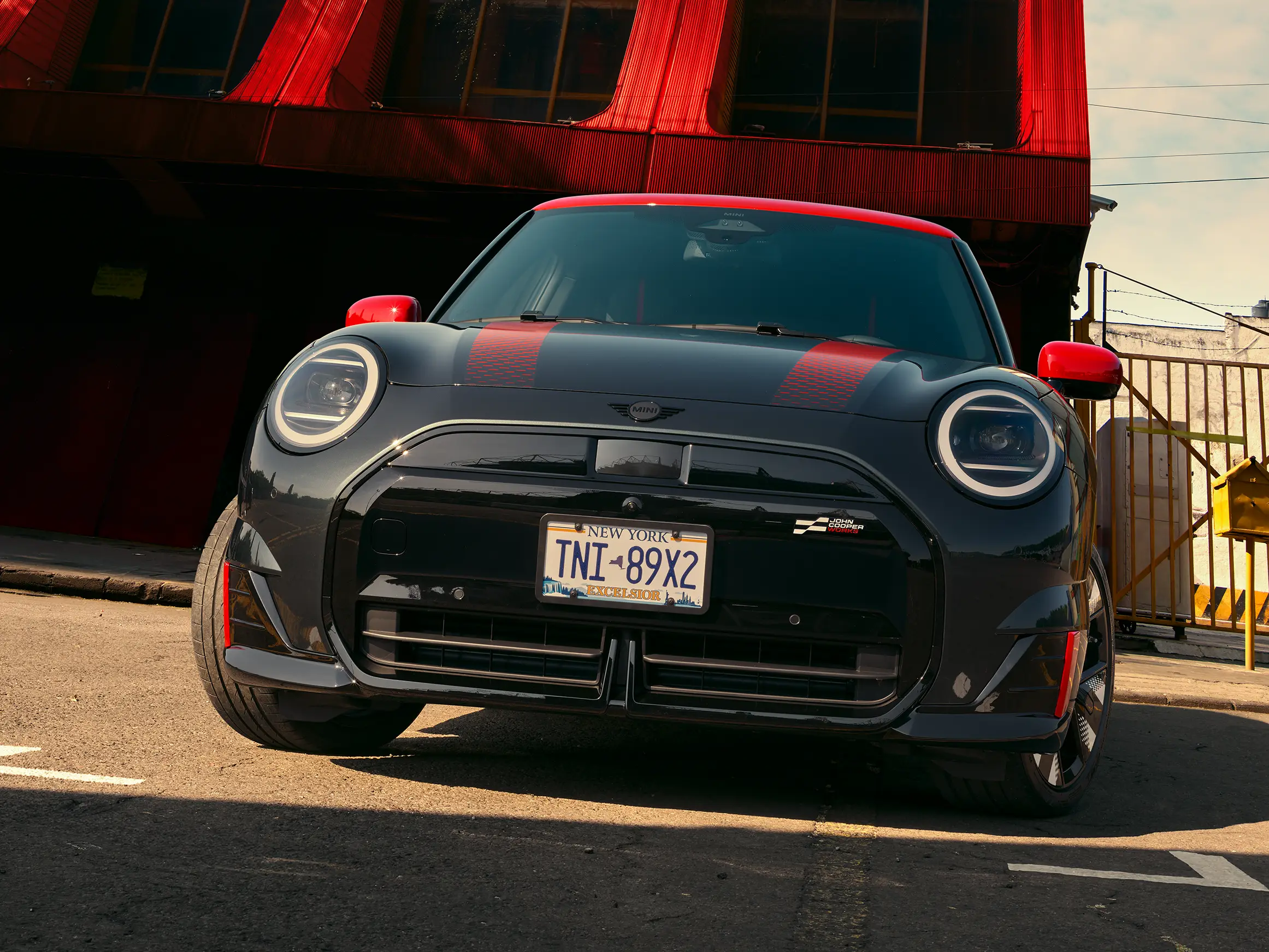 MINI John Cooper Works - J01 JCWサイドビュー