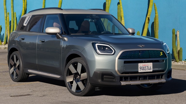 THE NEW ALL-ELECTRIC MINI COUNTRYMAN.